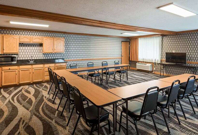 Отель Best Western Plus North Canton Inn & Suites