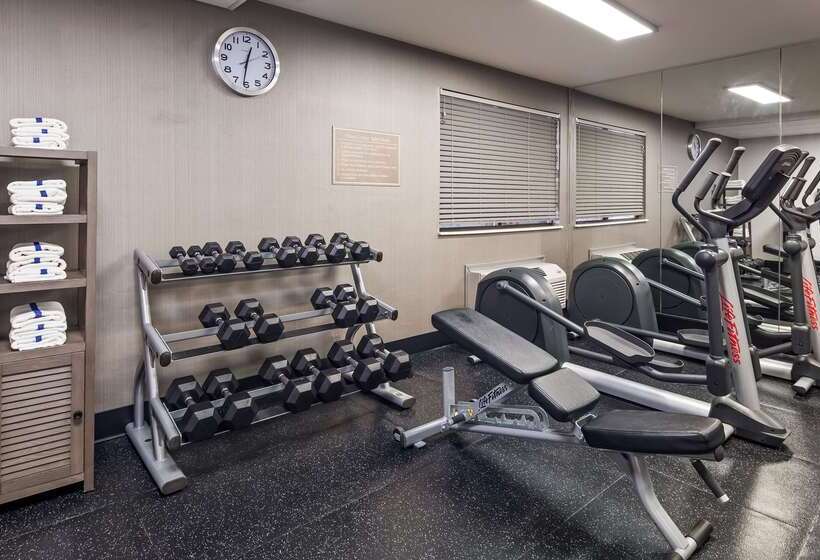 Отель Best Western Plus North Canton Inn & Suites