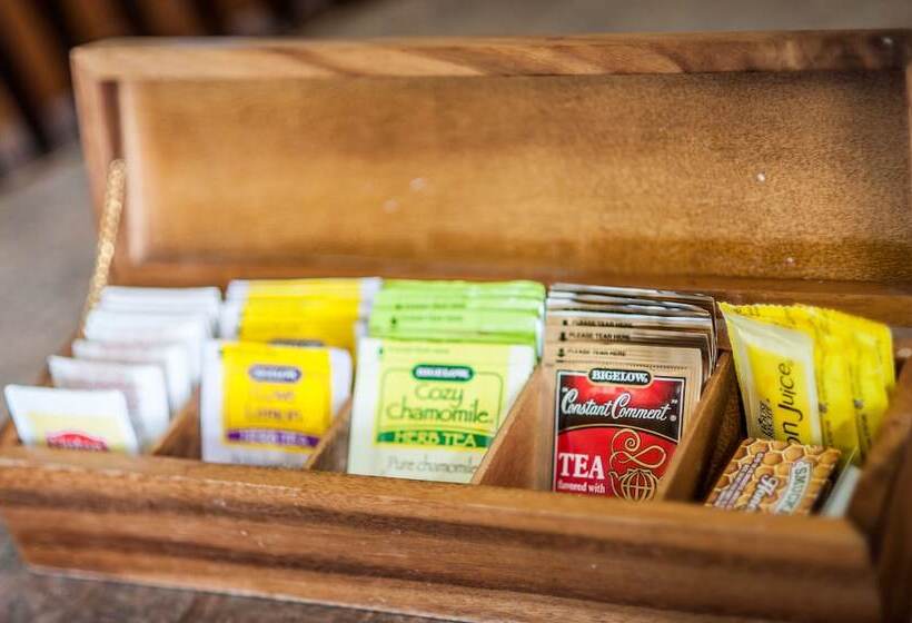 Отель Best Western Plus North Canton Inn & Suites