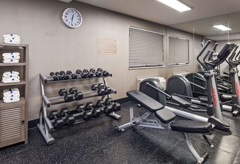 Отель Best Western Plus North Canton Inn & Suites