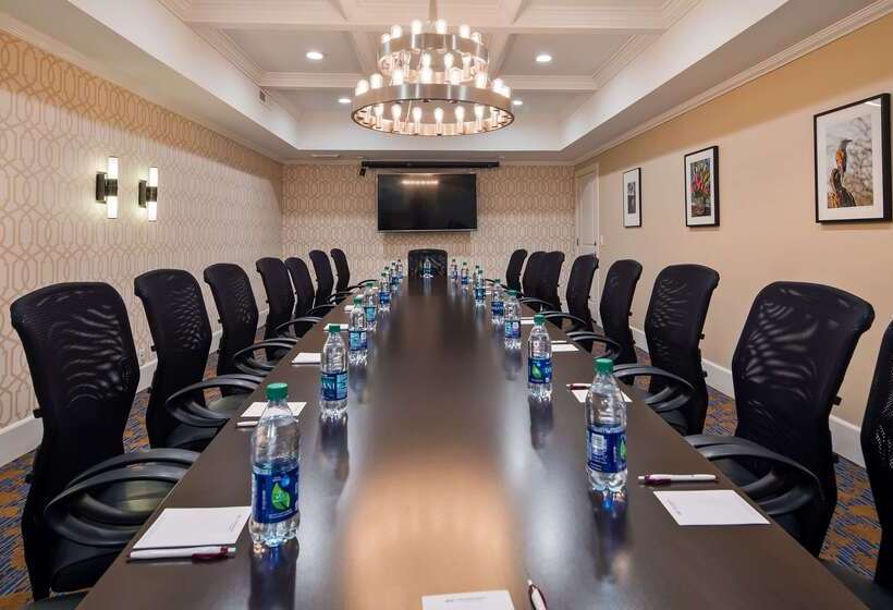 فندق Best Western Plus Palm Court