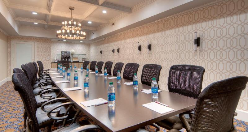 فندق Best Western Plus Palm Court