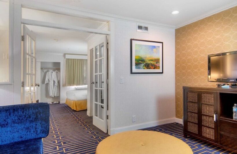 ホテル Best Western Plus Palm Court