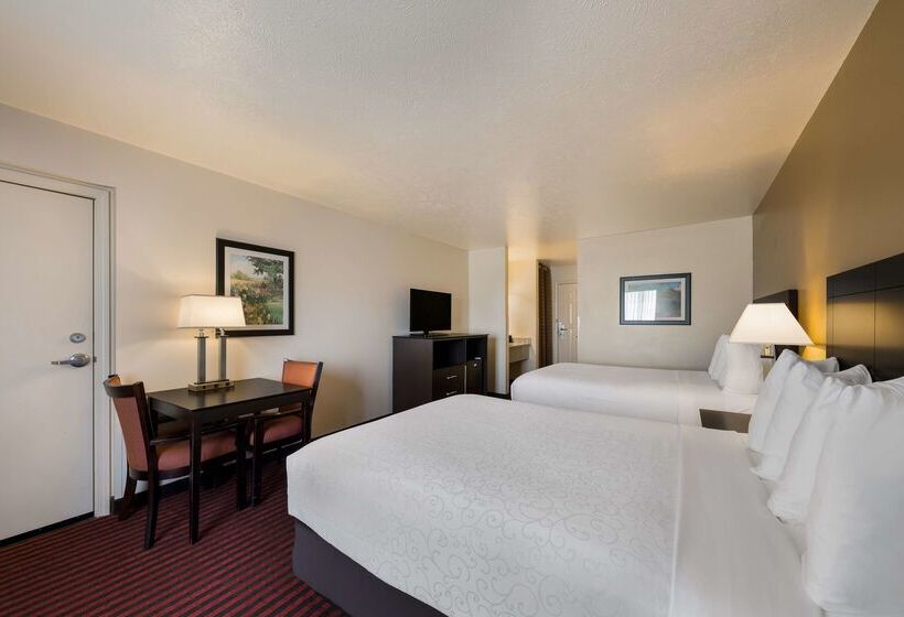 Отель Best Western Salinas Valley Inn & Suites