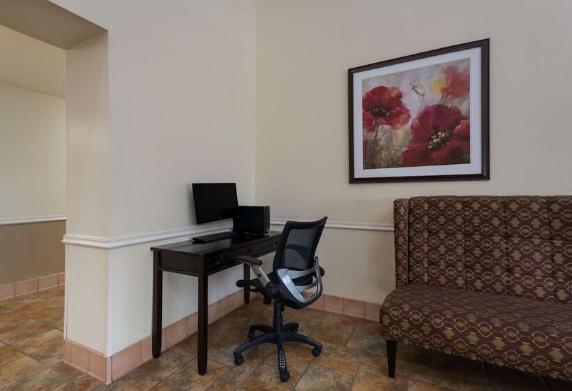 Отель Best Western Salinas Valley Inn & Suites