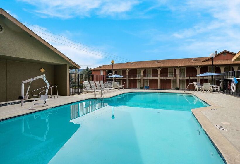 Отель Best Western Willits Inn