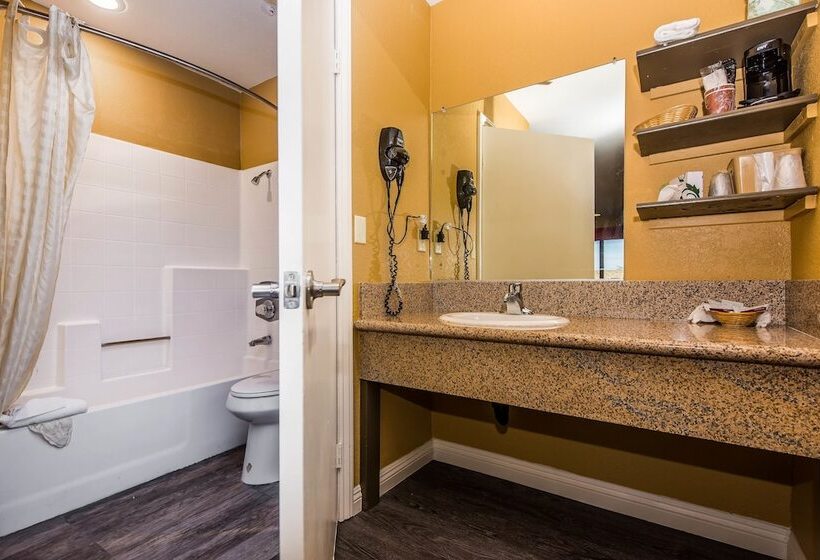 Отель Budget Inn