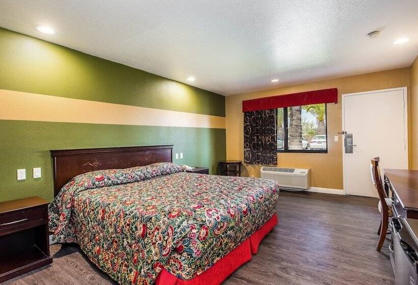 Отель Budget Inn