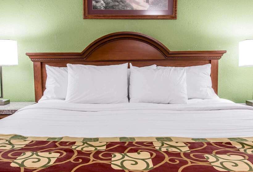 هتل Clarion Inn I94 Near Expo Center