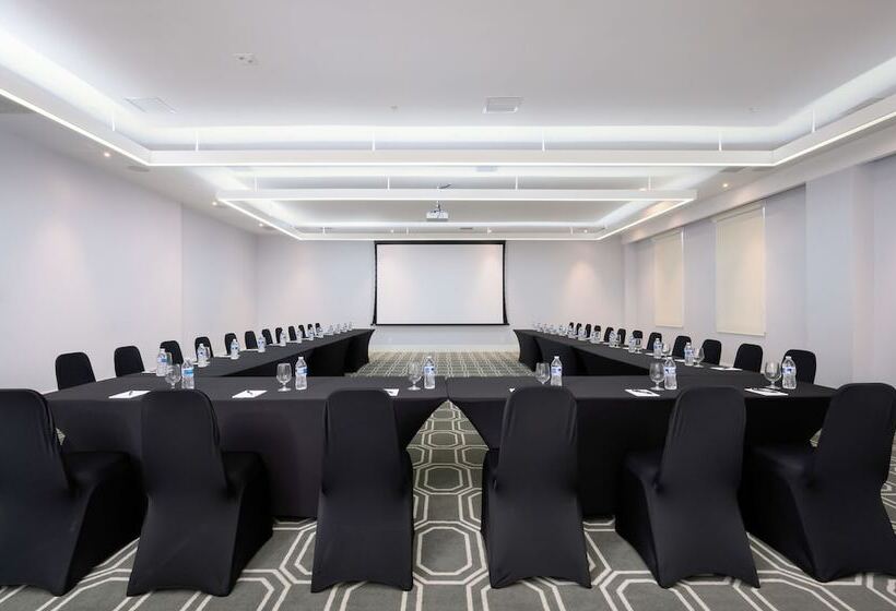 Отель Harborside