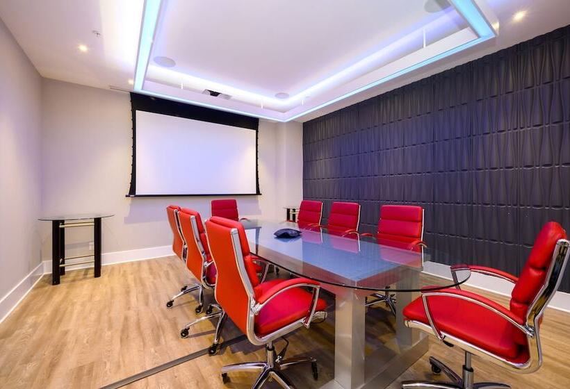 Отель Harborside