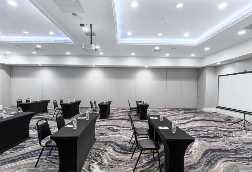 Отель Harborside