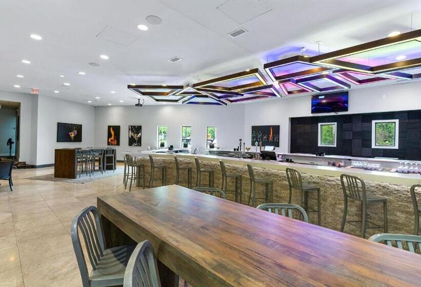 Отель Harborside