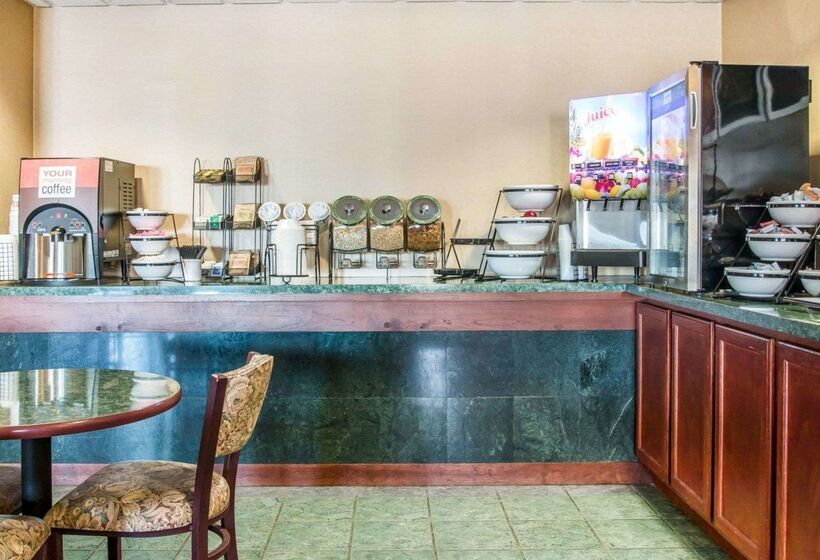 호텔 Comfort Inn & Suites Maumee   Toledo I80 90