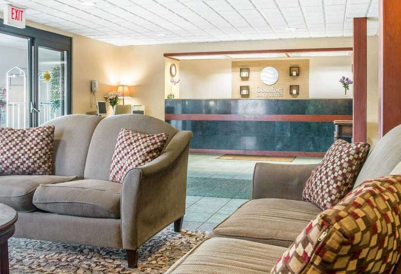 호텔 Comfort Inn & Suites Maumee   Toledo I80 90