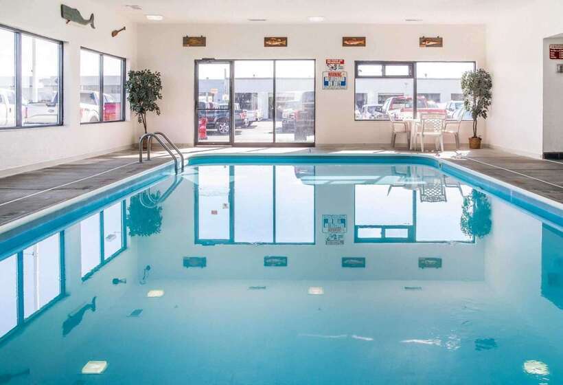 هتل Comfort Inn & Suites Maumee Toledo I80 90