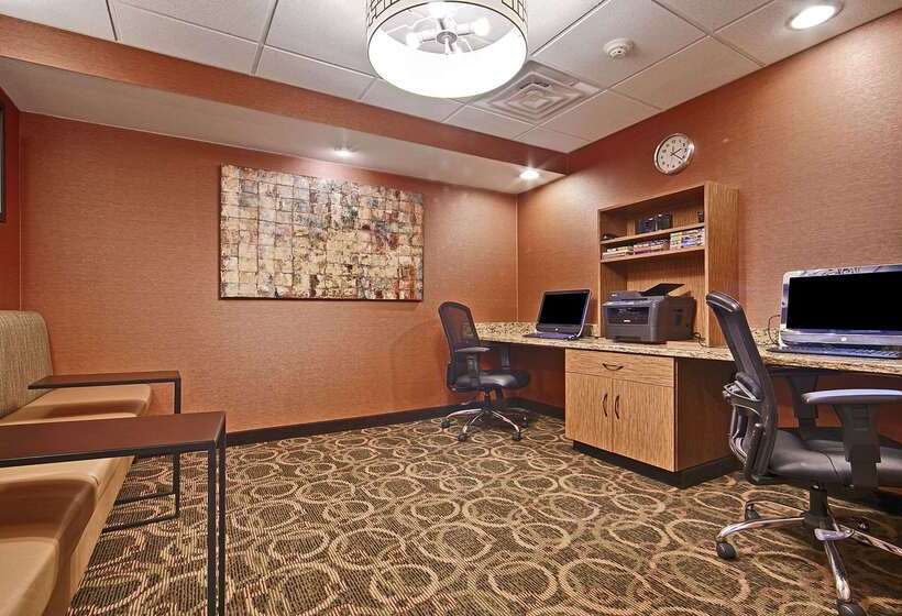 فندق Comfort Inn & Suites Copley Akron