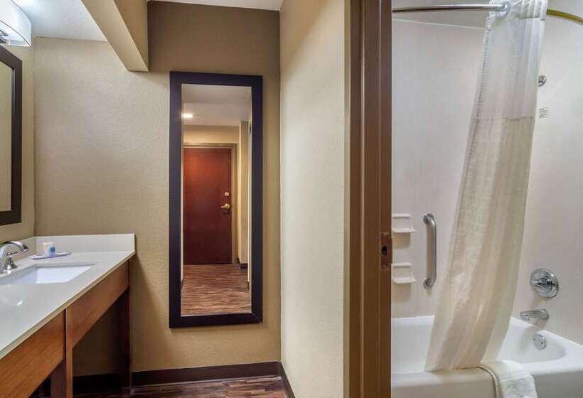 فندق Comfort Inn & Suites Perry National Fairgrounds Area