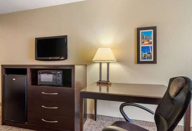 فندق Comfort Inn & Suites Perry National Fairgrounds Area