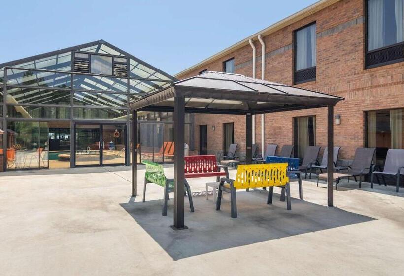 فندق Comfort Inn & Suites Perry National Fairgrounds Area