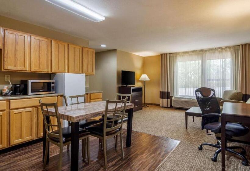 فندق Comfort Inn & Suites Perry National Fairgrounds Area