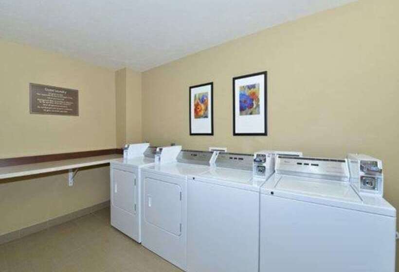 هتل Comfort Inn & Suites