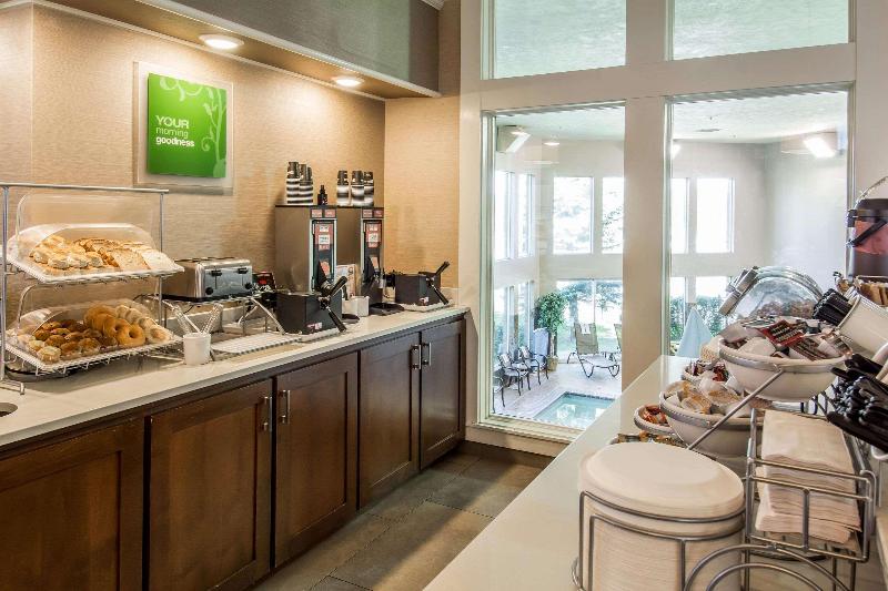 هتل Comfort Inn & Suites