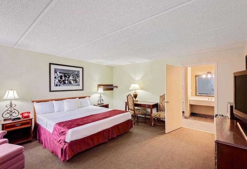 Отель Days Inn By Wyndham Bay City