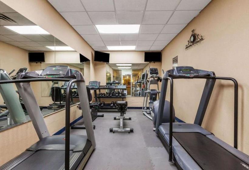 فندق Ramada By Wyndham Kenner/new Orleans Airport South