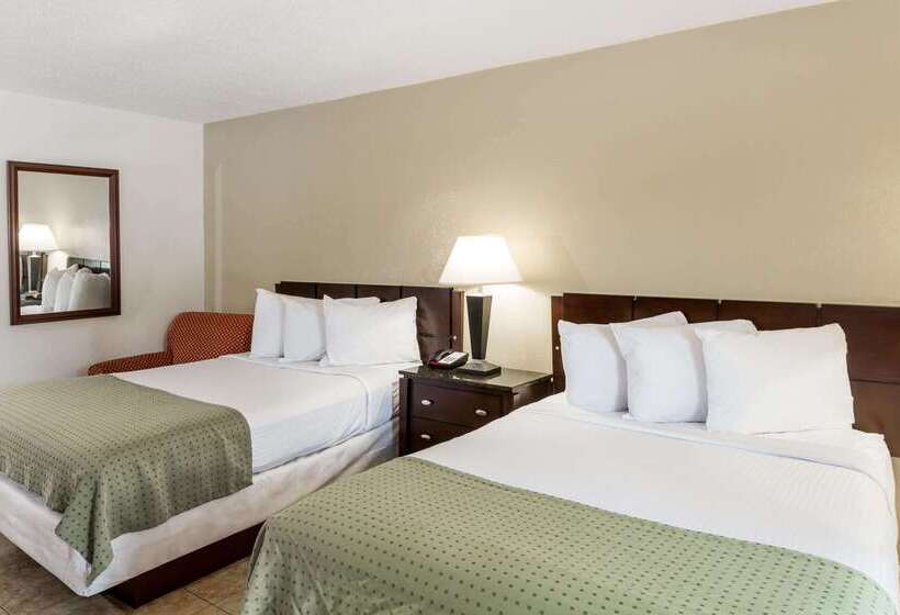 فندق Days Inn By Wyndham St. Petersburg / Tampa Bay Area