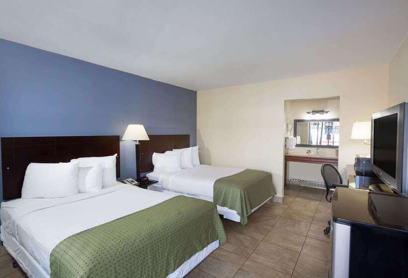 فندق Days Inn By Wyndham St. Petersburg / Tampa Bay Area