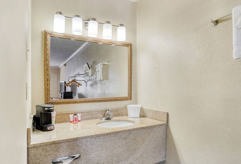 Oyo Hotel Pineville La Hwy 165