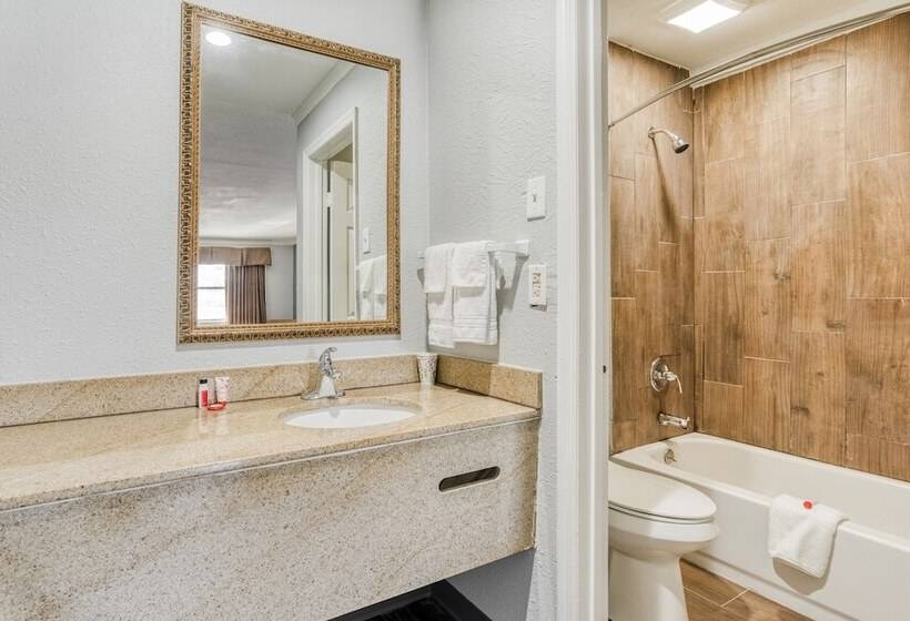 Oyo Hotel Pineville La Hwy 165