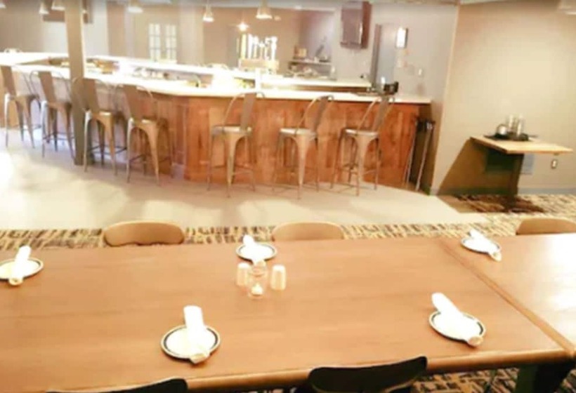 Envision Hotel Saint Paul South