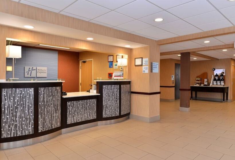 فندق Comfort Inn & Suites Sharonville   Cincinnati North