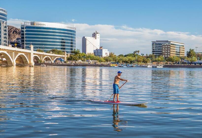 هتل Holiday Inn Express & Suites Phoenix   Tempe, An Ihg