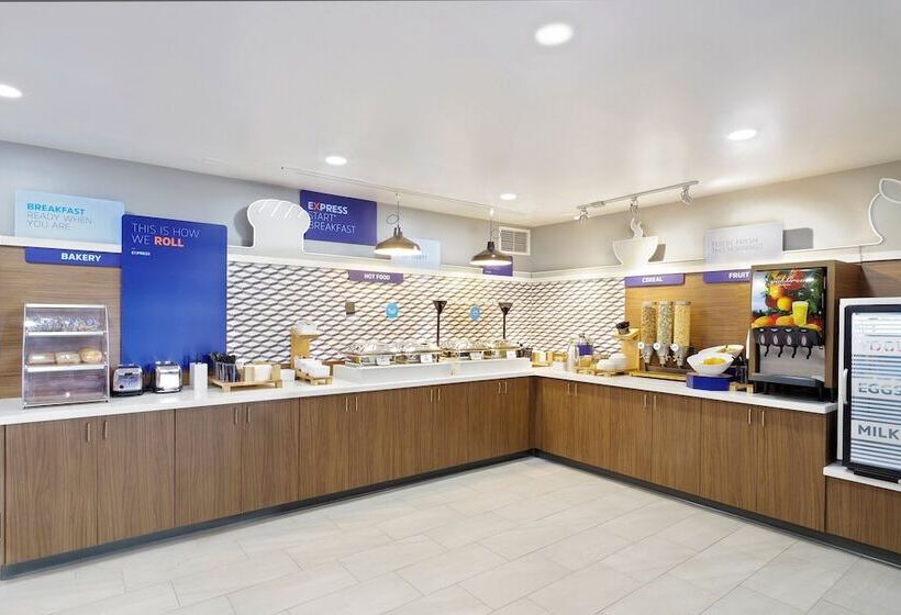 هتل Holiday Inn Express & Suites Phoenix   Tempe, An Ihg