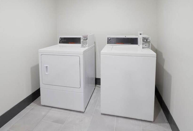 هتل Holiday Inn Express & Suites Phoenix   Tempe, An Ihg