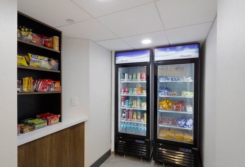 هتل Holiday Inn Express & Suites Phoenix   Tempe, An Ihg