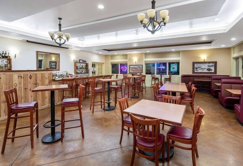 호텔 Inn At Lander, Travelodge By Wyndham