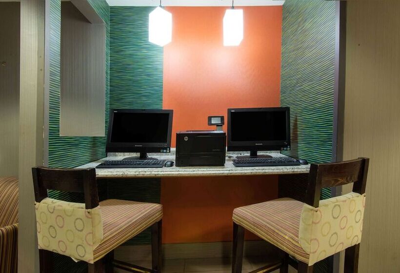 فندق La Quinta By Wyndham Erie