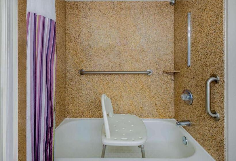 فندق La Quinta By Wyndham Lexington Park   Patuxent