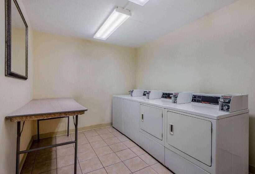 فندق La Quinta By Wyndham Lexington Park   Patuxent