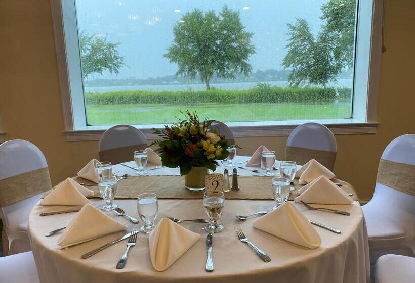 ホテル Lakeside Inn