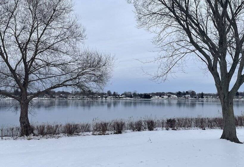 ホテル Lakeside Inn