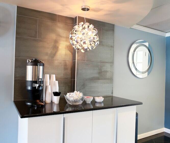 ホテル Lakeside Inn