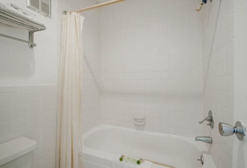 Отель O Grand Inn Channelview I10