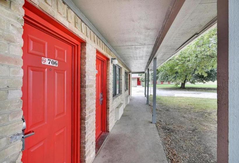 호텔 Plum Creek Inn at Lockhart