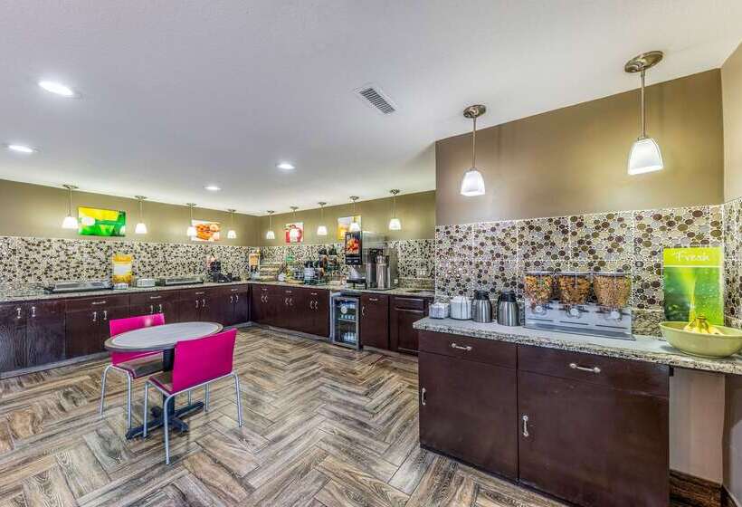 ホテル Quality Inn Glenpool  Tulsa