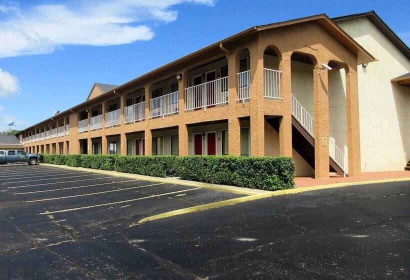 ホテル Quality Inn Glenpool  Tulsa